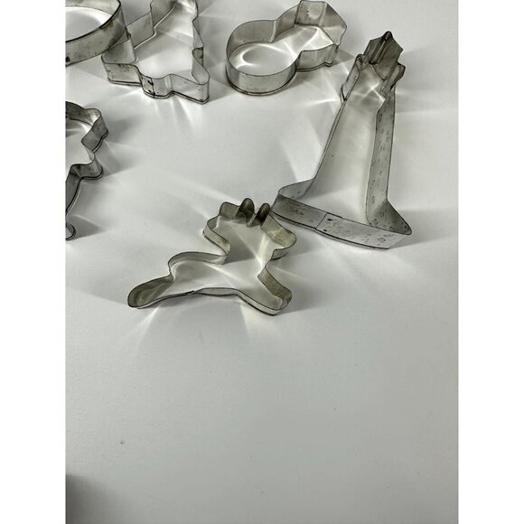 Lot of 6 Vintage Metal Cookie Cutters - Picture 3 of 3